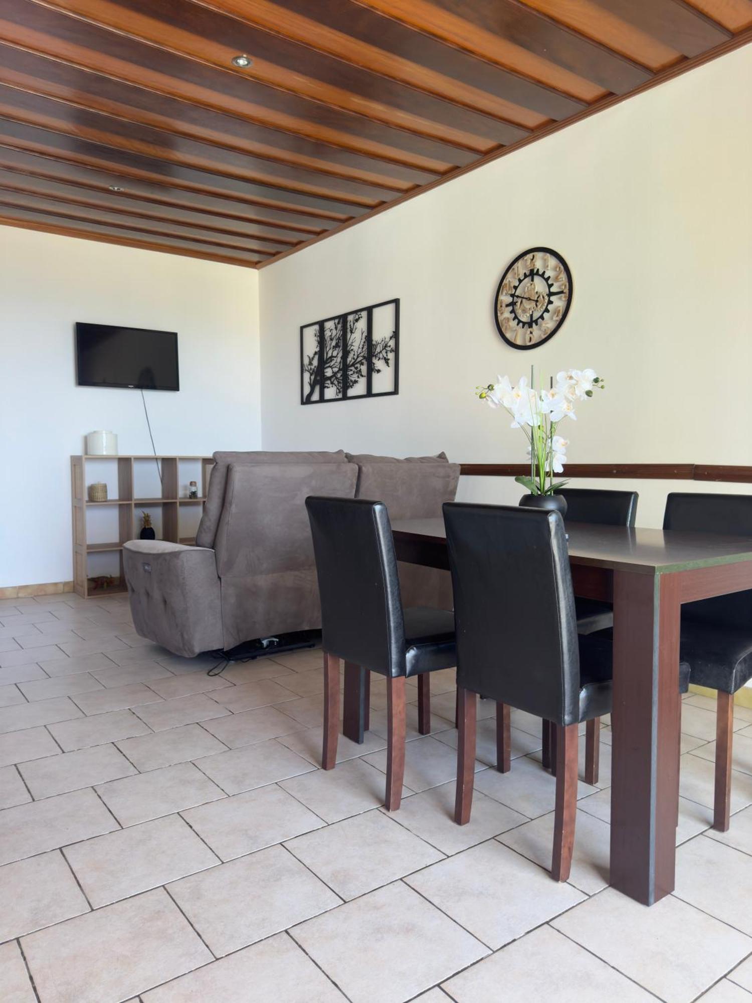 Cozy Caze Apartment Saint-Joseph Bagian luar foto