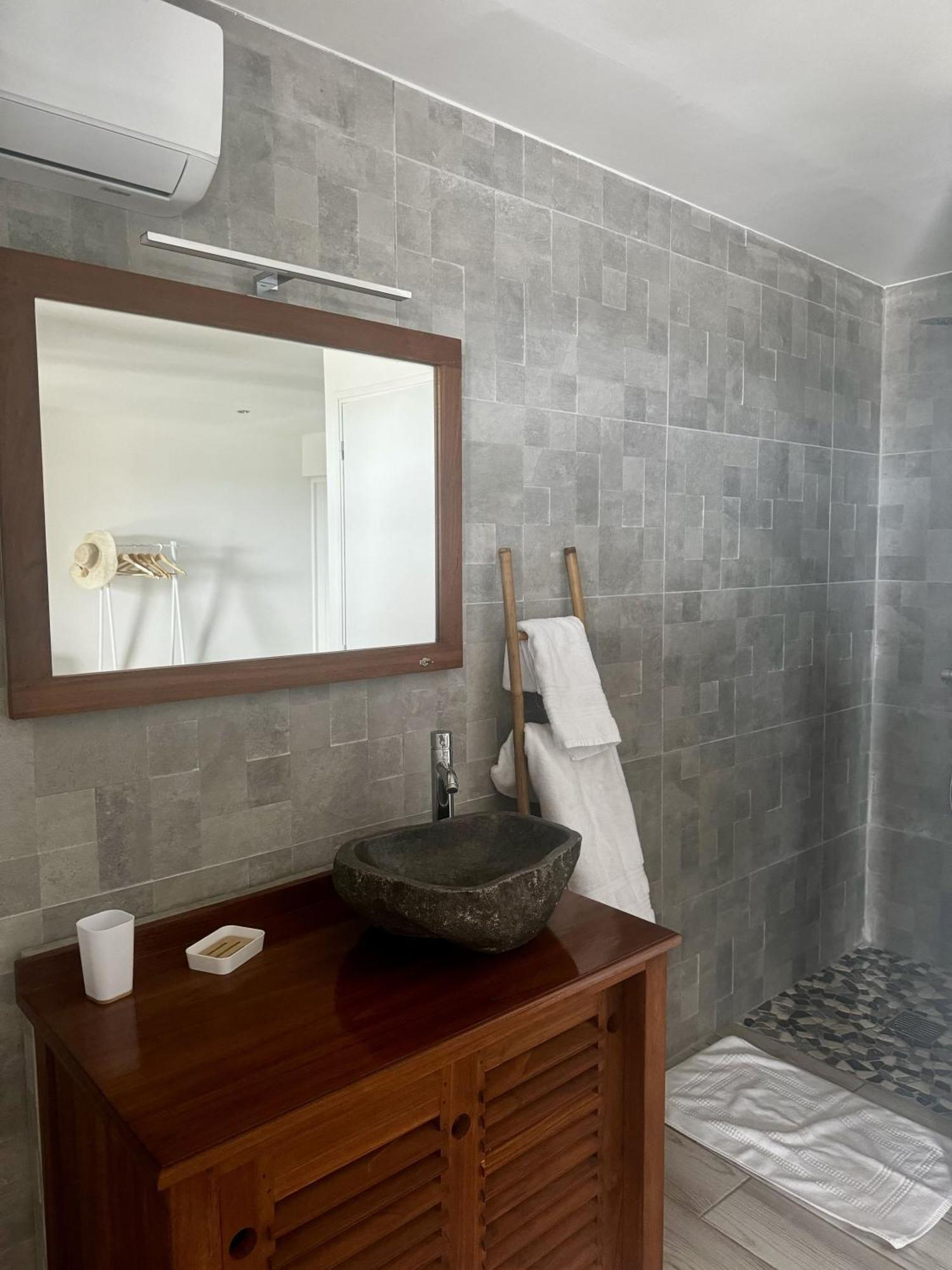 Cozy Caze Apartment Saint-Joseph Bagian luar foto